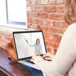 Consulter des articles en ligne pour se former en période de crise sanitaire