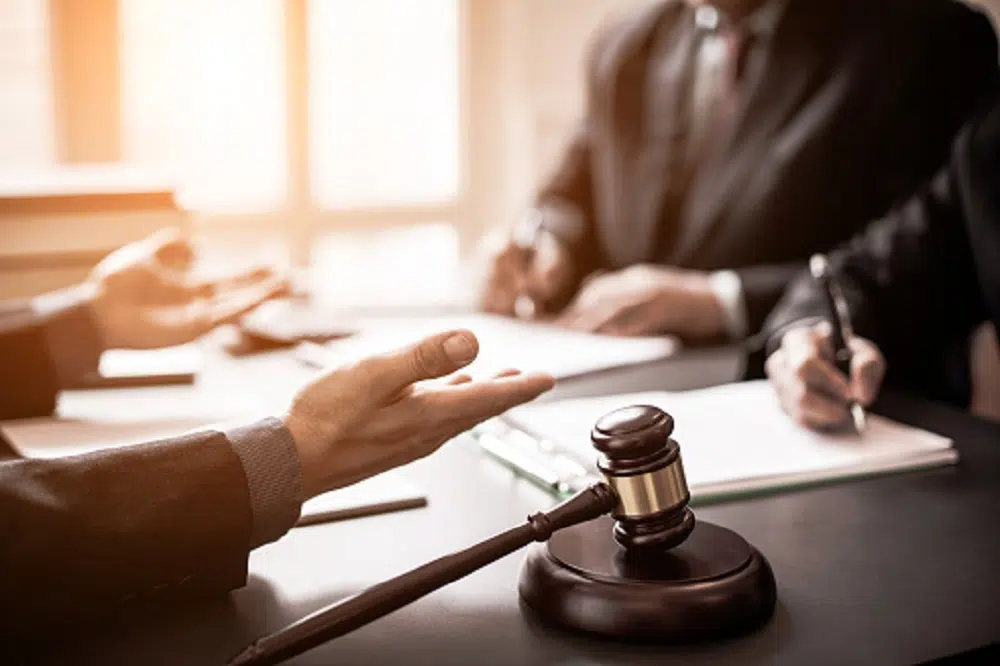 coutent les services d'un avocat